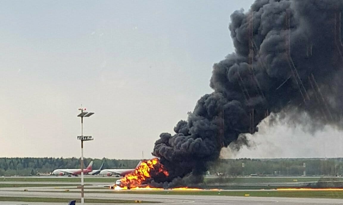 Moscow-plane-fire-11