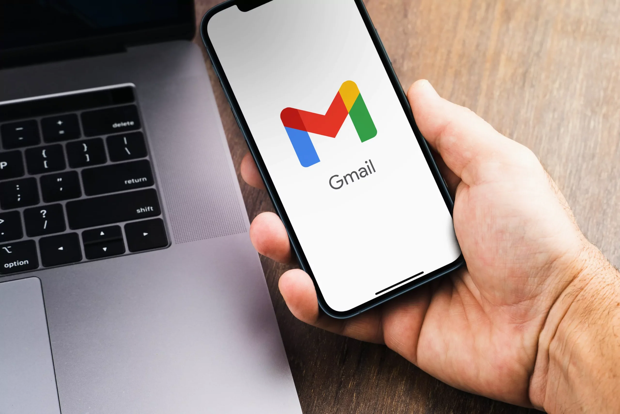 google-rollsout-translate-gmail-messages-in-app-for-ios-android-64d56f61b46eb-sej-scaled